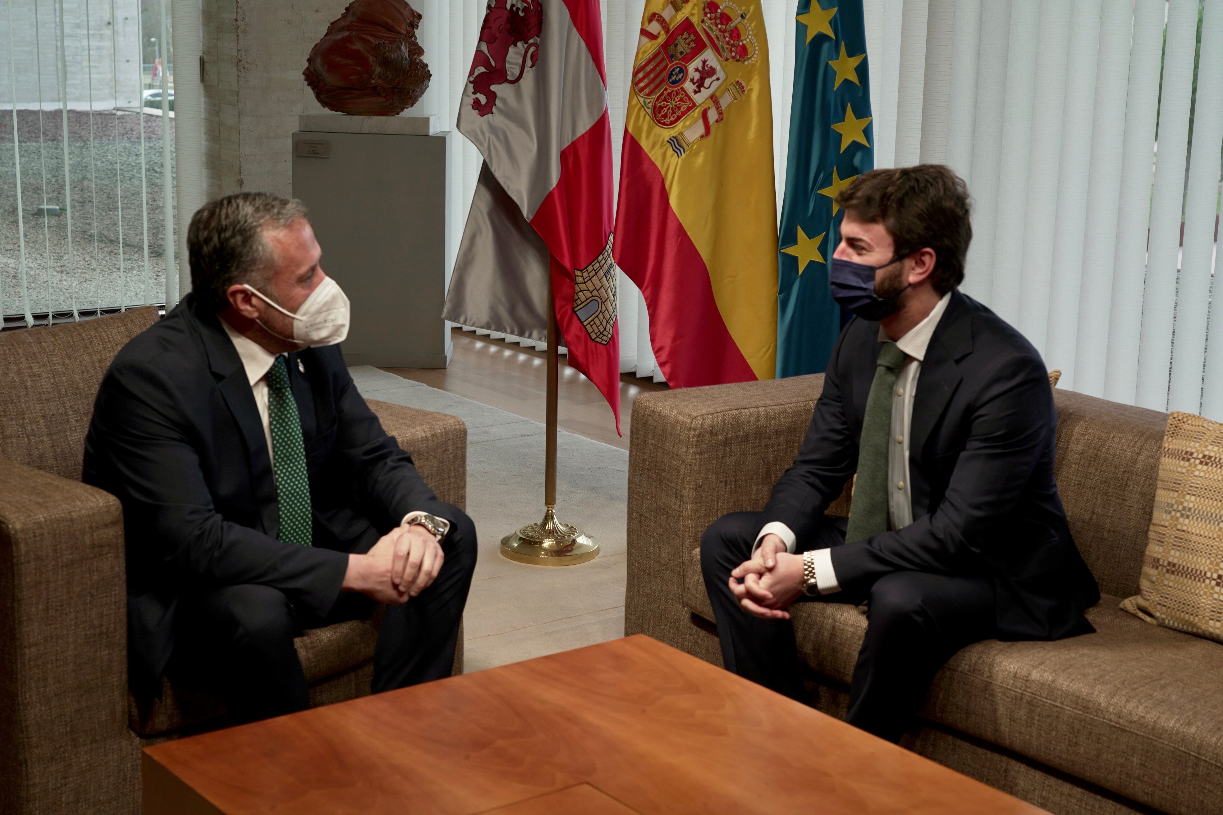 Carlos Pollán, presidente de las Cortes y Juan Garcia Gallardo, portavoz de Vox