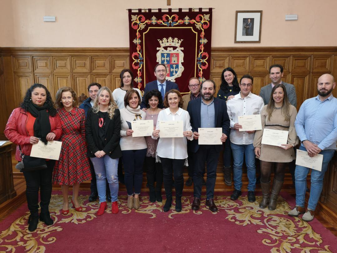 Foto de familia de los premiados