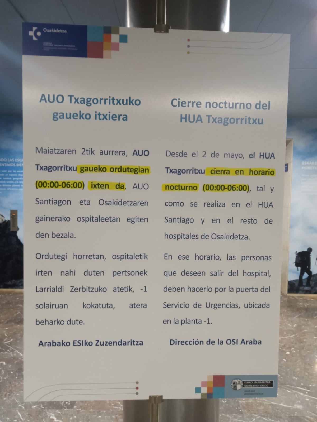 Cartel que avisa de que el hospital de Txagorritxu está cerrado