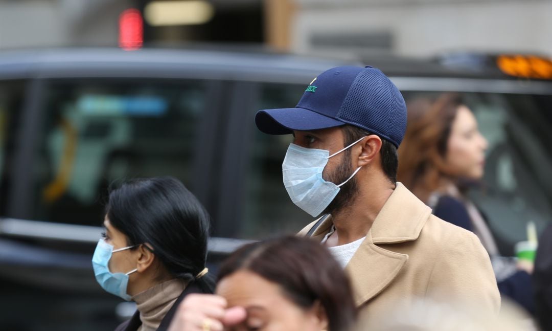 La Comisión Europea (CE) dio &quot;la bienvenida&quot; este domingo a que Francia y Alemania hayan aceptado levantar las restricciones para exportar material sanitario.