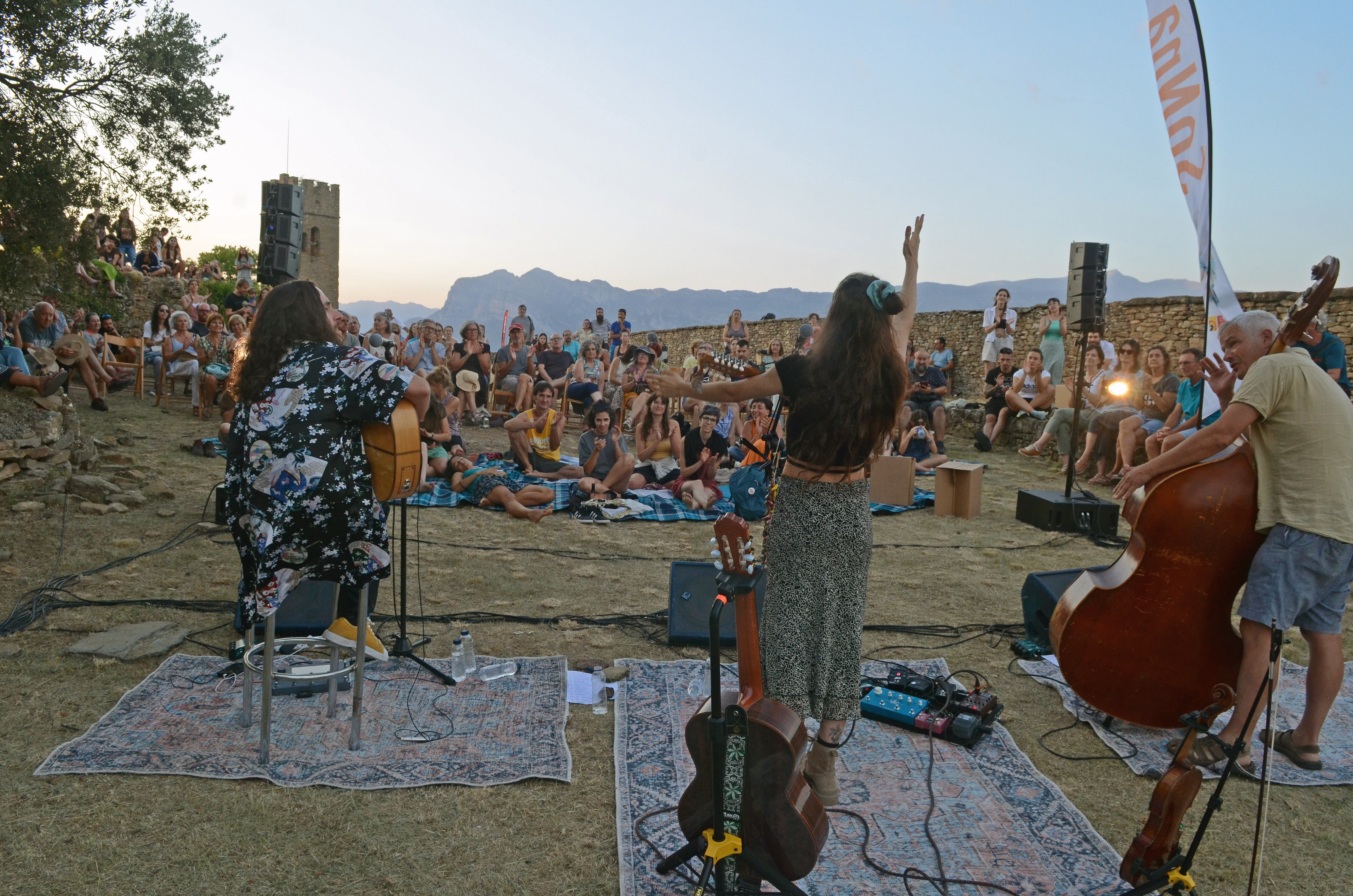 Actuación de Ombligo en Muro de Roda, dentro del Festival SonNa