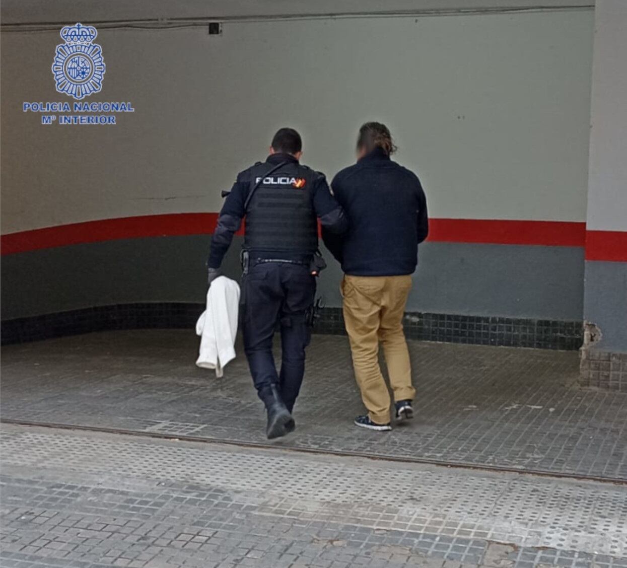 Policía Nacional detiene a un hombre por intentar secuestrar a una niña de 12 años en la vía pública en Palma
POLICÍA NACIONAL
05/4/2022