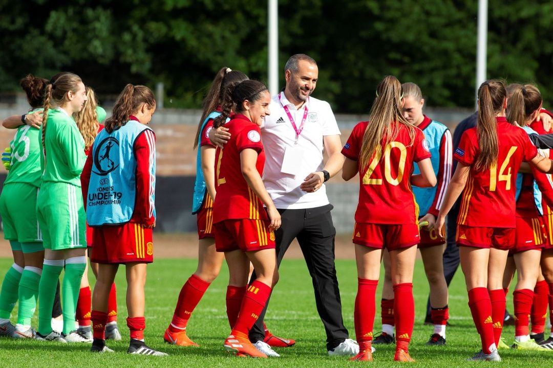 Las jugadoras de la Selección Sub-19 celebran el triunfo ante Bélgica del pasado martes