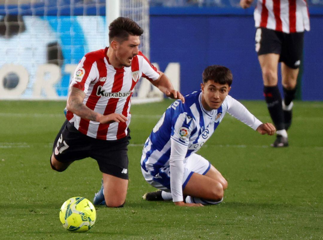 Zubimendi, en el suelo, no jugará en Mestalla por acumulación de amarillas