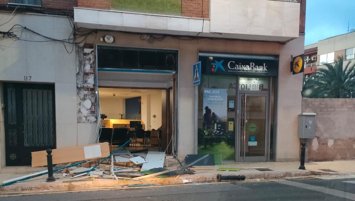 Los dos cajeros se encontraban en la av. Constitución de Palma de Gandia.