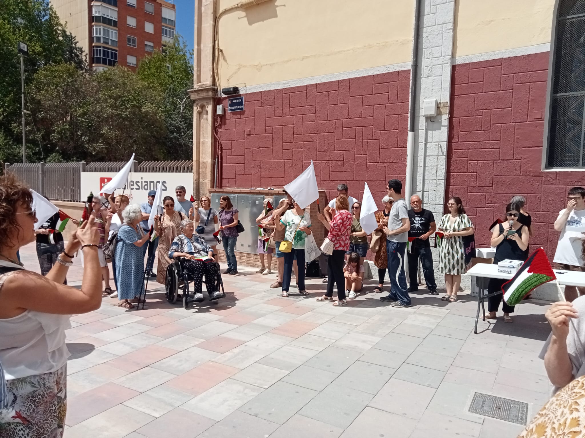 Concentración de la Plataforma Villena por la Paz