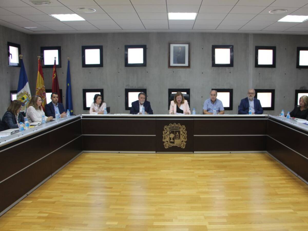 El Ayuntamiento de San Pedro del Pinatar pide actuaciones urgentes para apoyar a sectores como la pesca, el turismo y el comercio