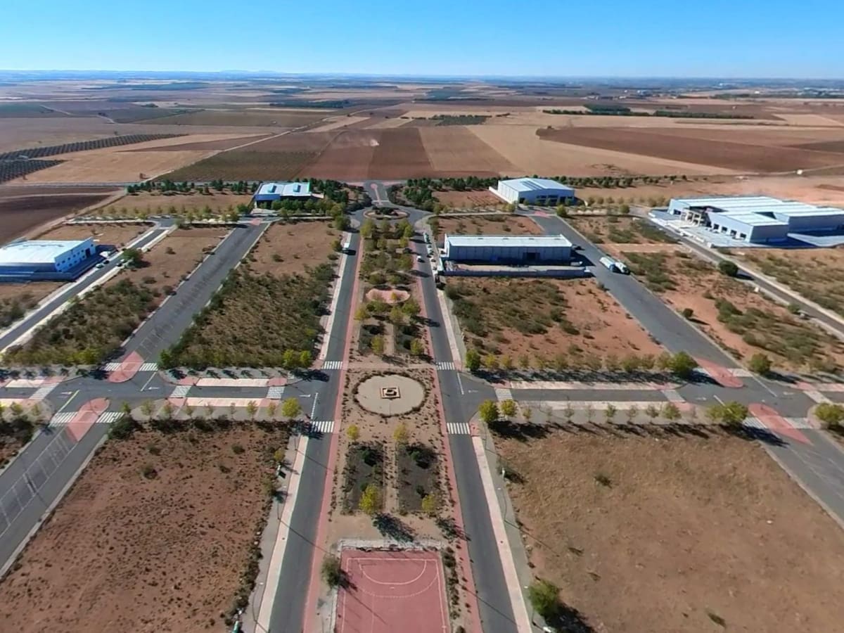 Un hombre resulta herido por quemaduras en un incendio de una chabola en Tomelloso