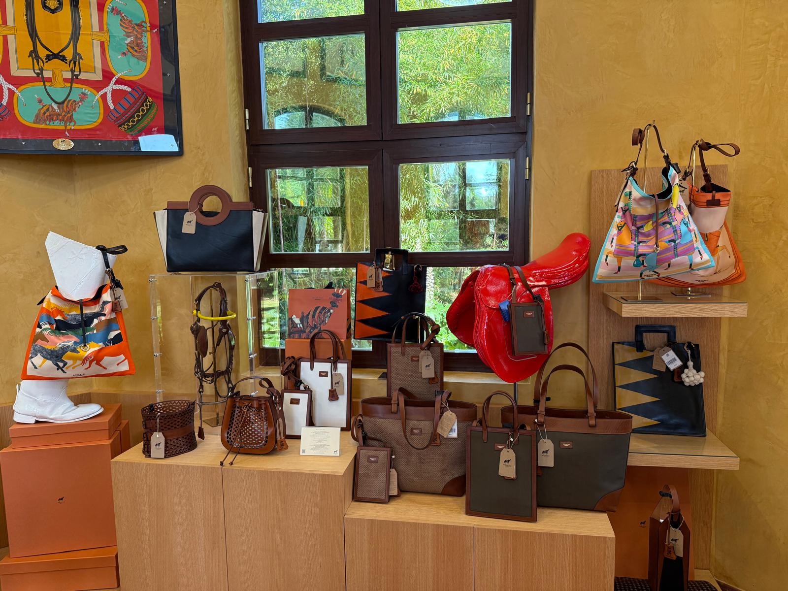 La zona con los productos de Francisco Dorantes en la Real Escuela Andaluza del Arte Ecuestre