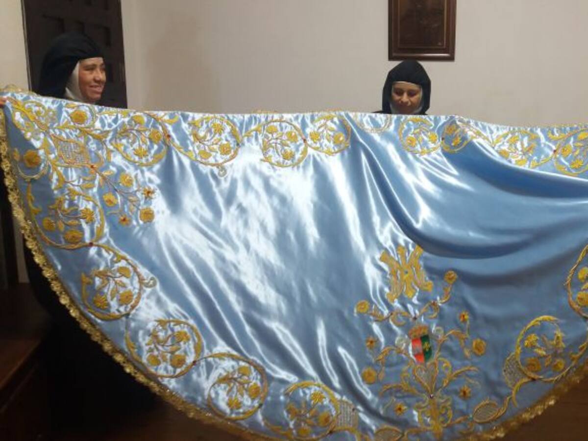 La Virgen de la Vega de Melgar de Yuso estrena manto