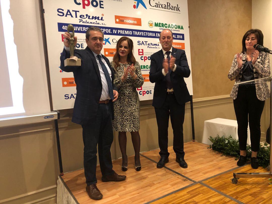 Conrado Merino recibe el IV Premio de la CPOE a la trayectoria empresarial