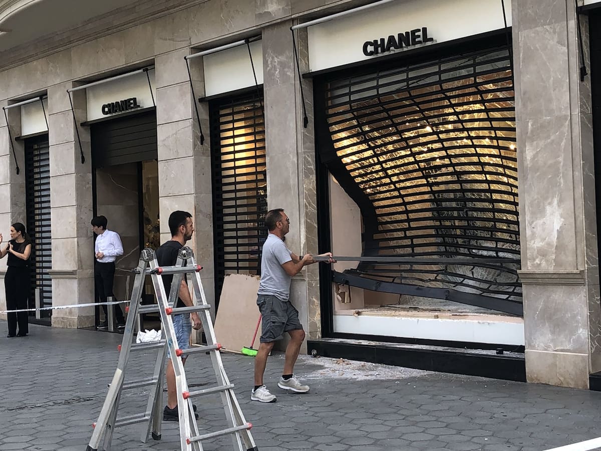 Els Mossos investiguen un intent de robatori a la botiga Chanel de Passeig de Gràcia