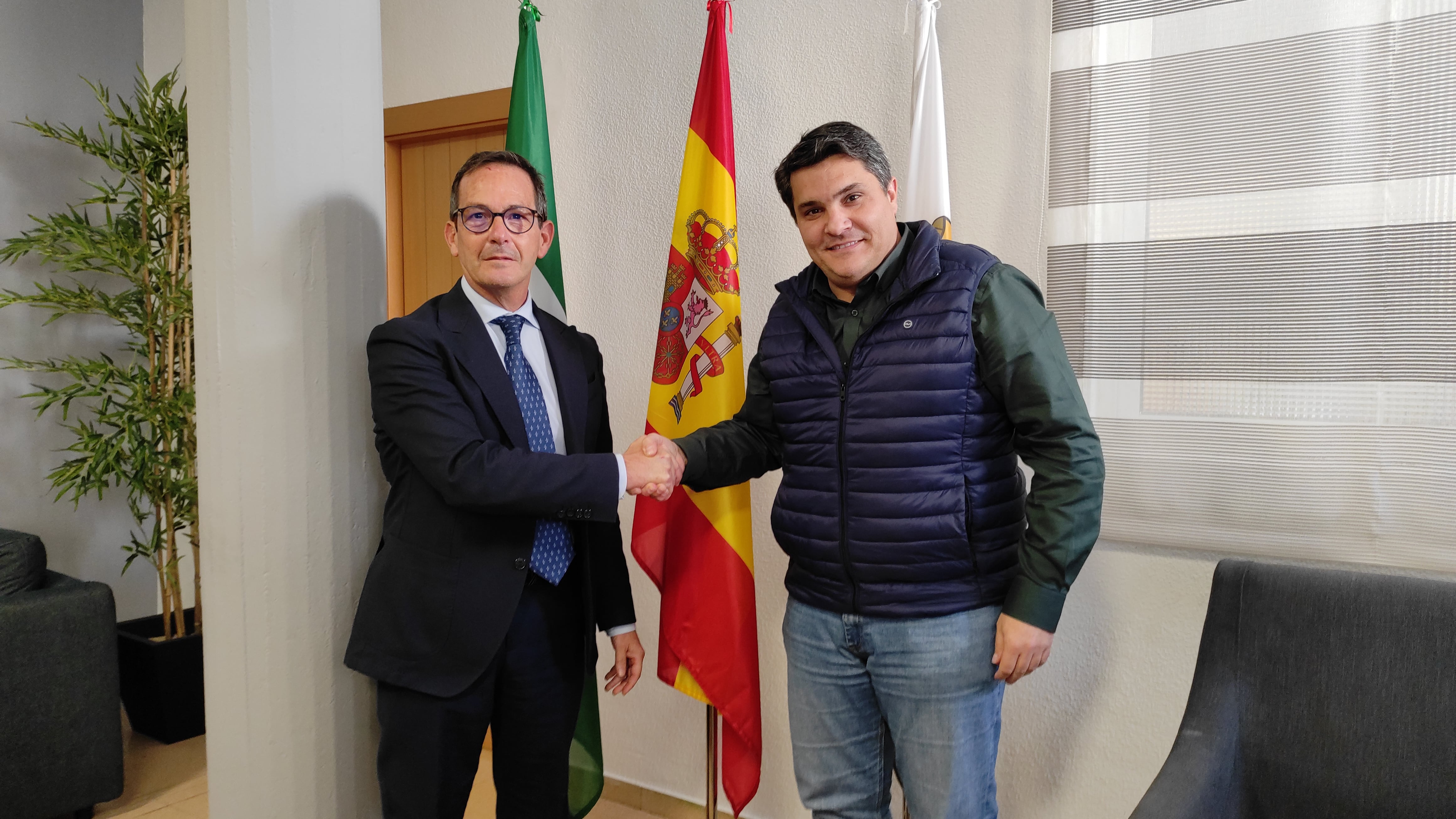 Firma de un acuerdo para la construcción de una nueva infraestructura de acceso al Balneario de Marmolejo.