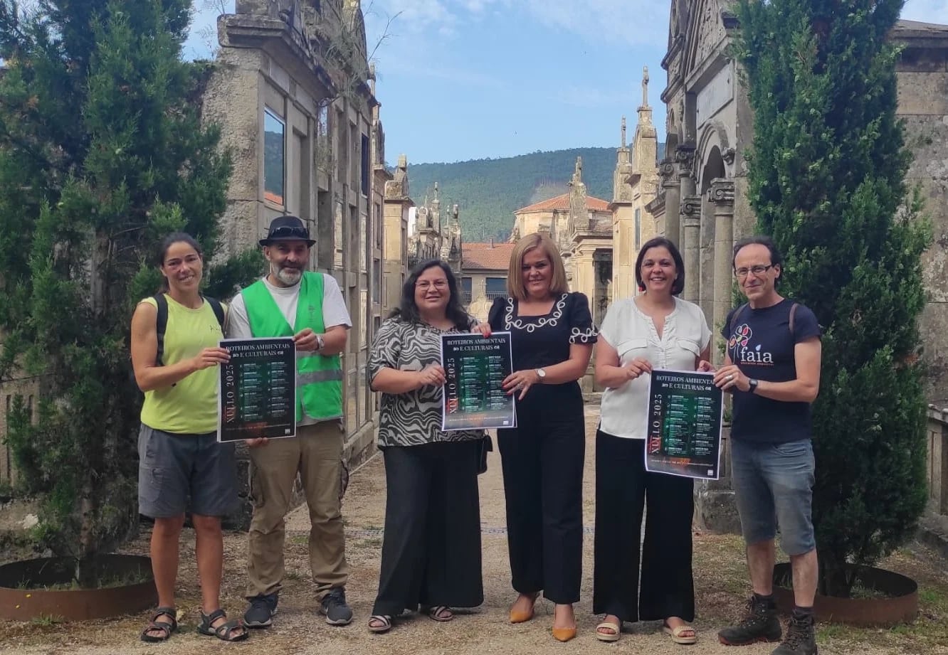 La alcaldesa de Redondela, Digna Rivas, y los concelleiros de Turismo, Rita Pérez Táboas, y Sostibilidade, Roberto Villar, presentando el programa de actividades