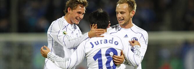 Jurado celebra el gol con Rakitic