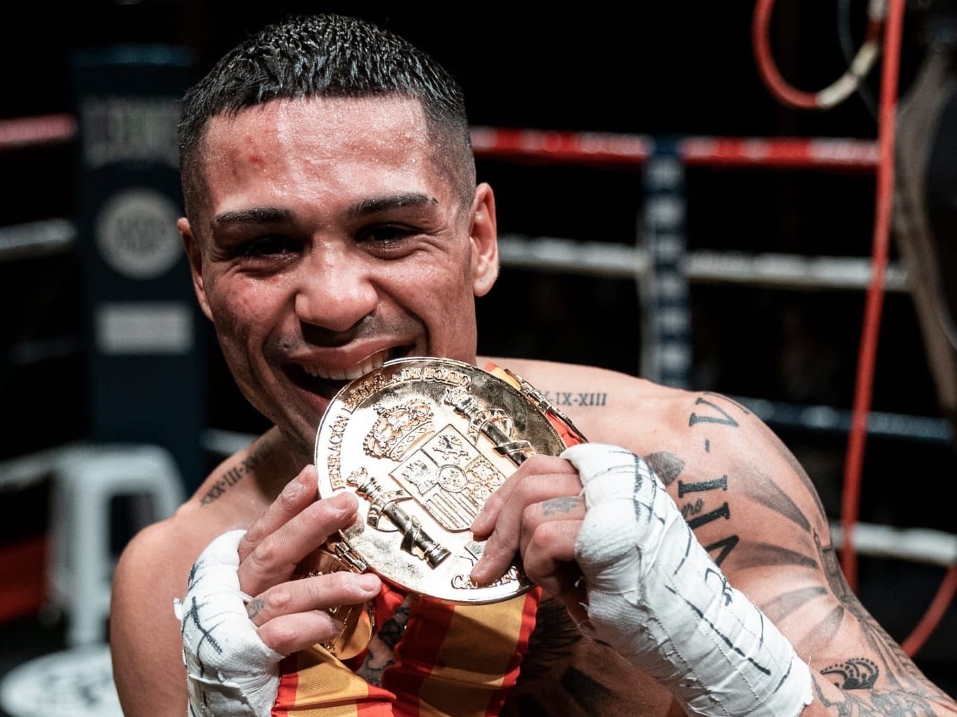 Salvi se gana el cinturón de campeón de España en Madrid/ foto Adrián Rubio