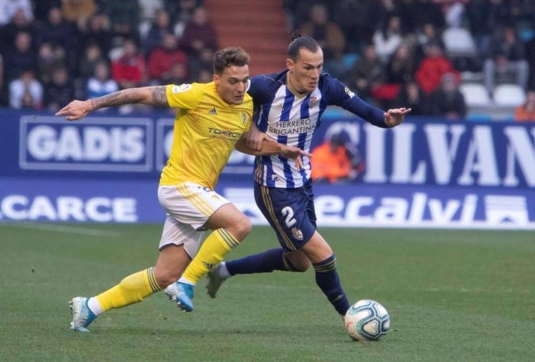 Buen punto sumado por la Ponferradina ante el líder, al que pudo derrotar en los últimos minutos del partido.