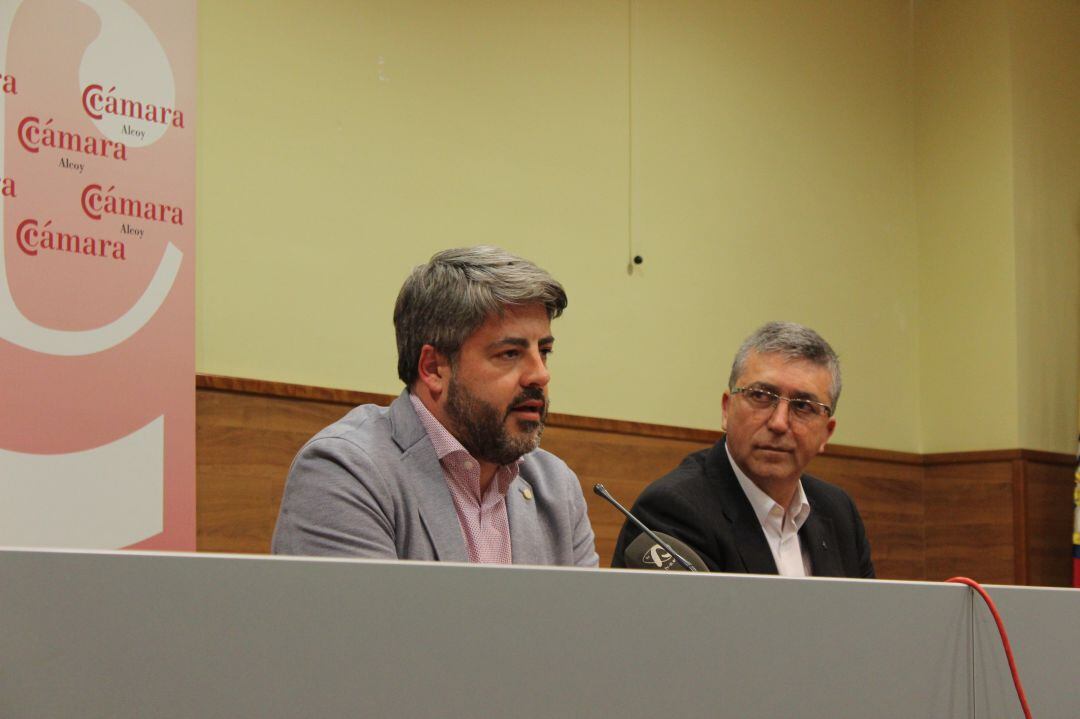 El presidente de la Cámara de Comercio en una imagen de archivo, junto al conseller Rafael Climent