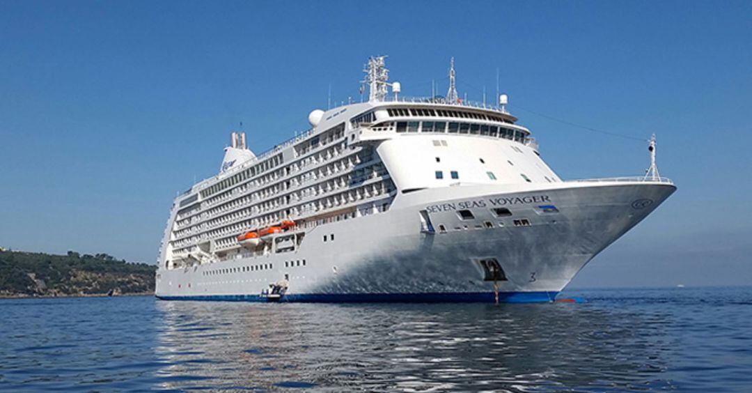 Aquest creuer és el primer d'enguany a Maó