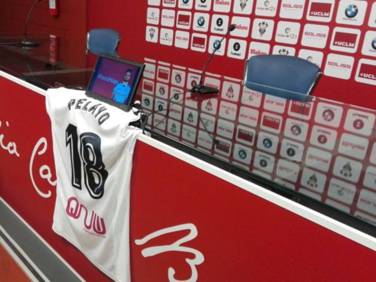 Los jugadores del Albacete saltarán al Carlos Belmonte con camisetas de Pelayo
