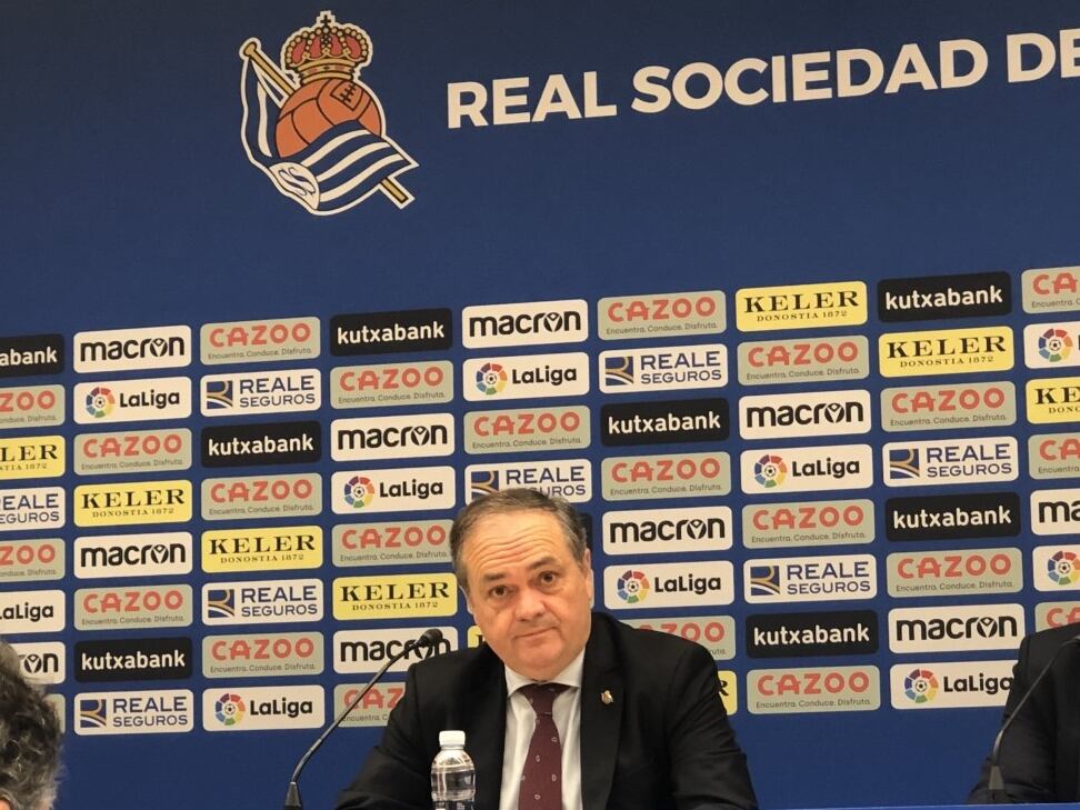 Aperribay responde en la rueda de prensa posterior a la Junta