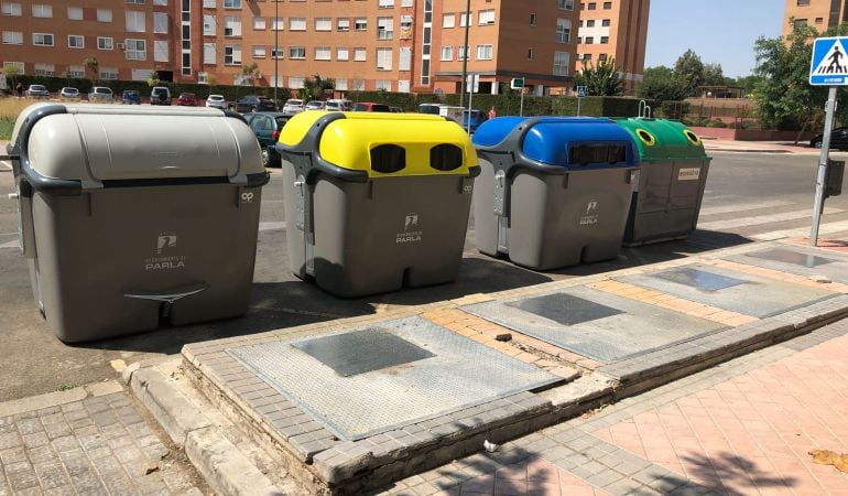 Contenedores de basura en Parla Este