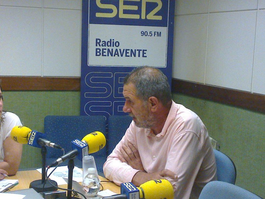 Juan Dúo en los estudios de Radio Benavente en el año 2016