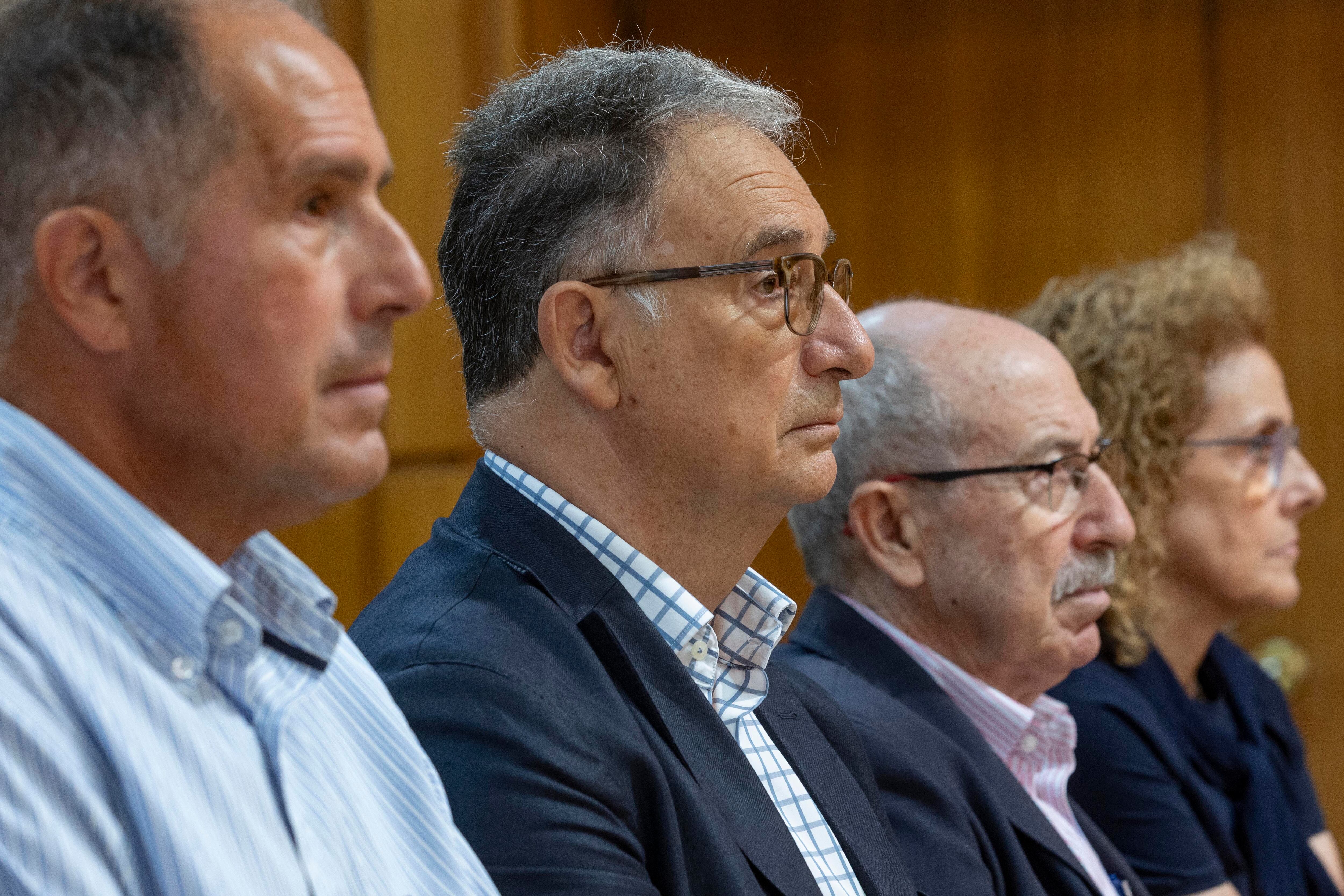 MURCIA, 29/09/2025.- El exconsejero de Fomento de la Comunidad de Murcia Joaquín Bascuñana, uno de los ocho acusados del caso de presunta corrupción urbanística ?Novo Carthago?, durante la primera sesión del juicio que ha comenzado este lunes en el Palacio de Justicia de Murcia. EFE/Marcial Guillén
