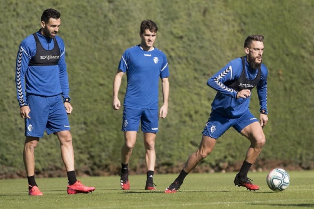 Osasuna completa su primer entrenamiento por grupos