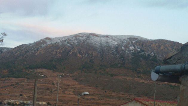 Nieve en la sierra de Algayat