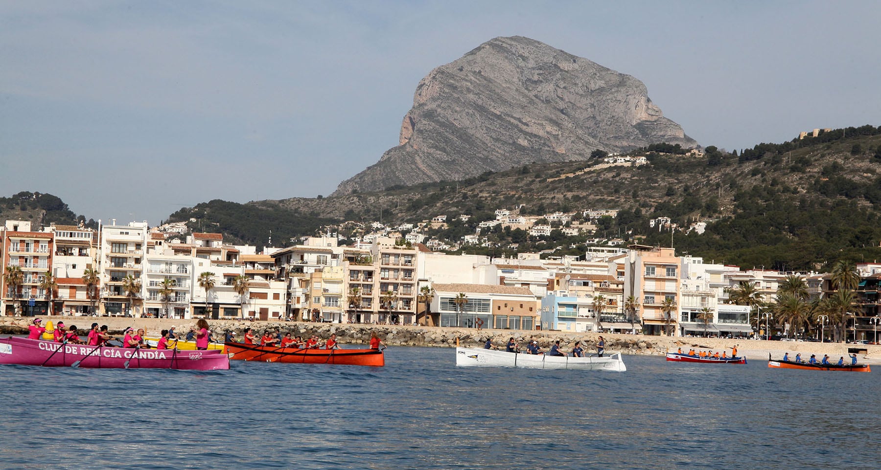 Participantes en la I regata de rem de la Dona de Xàbia.