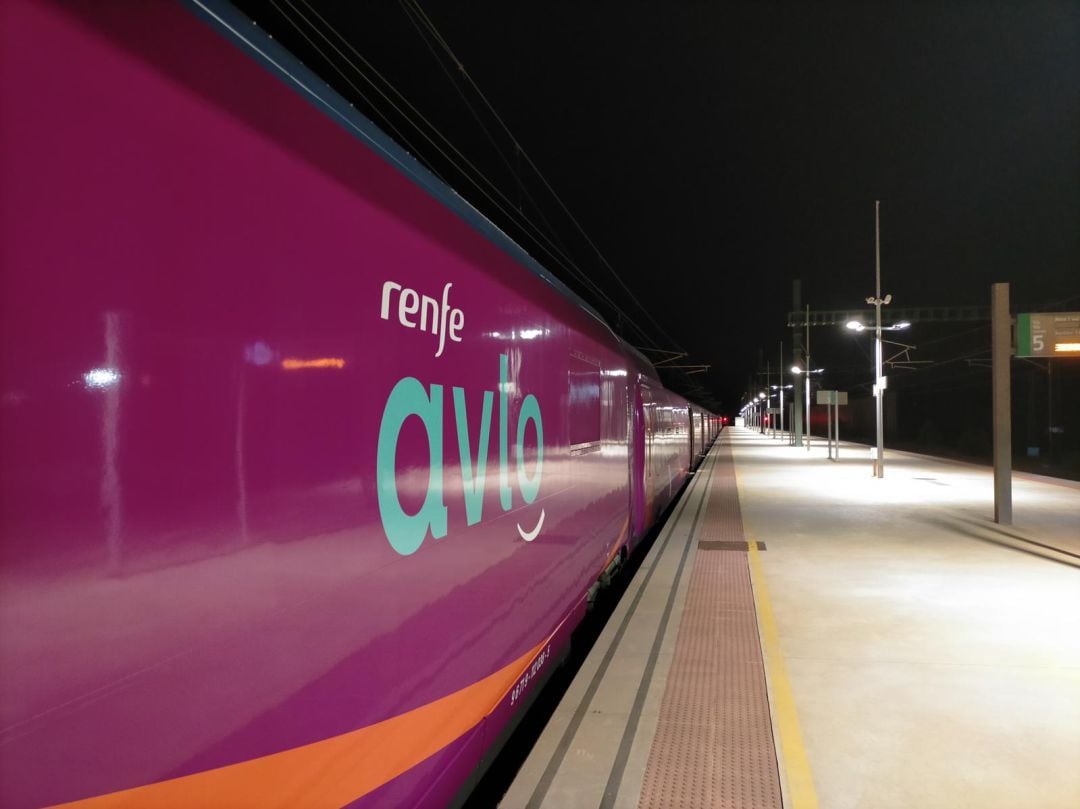 El primer tren Avlo que ha sortit des de Figueres a les 5.30