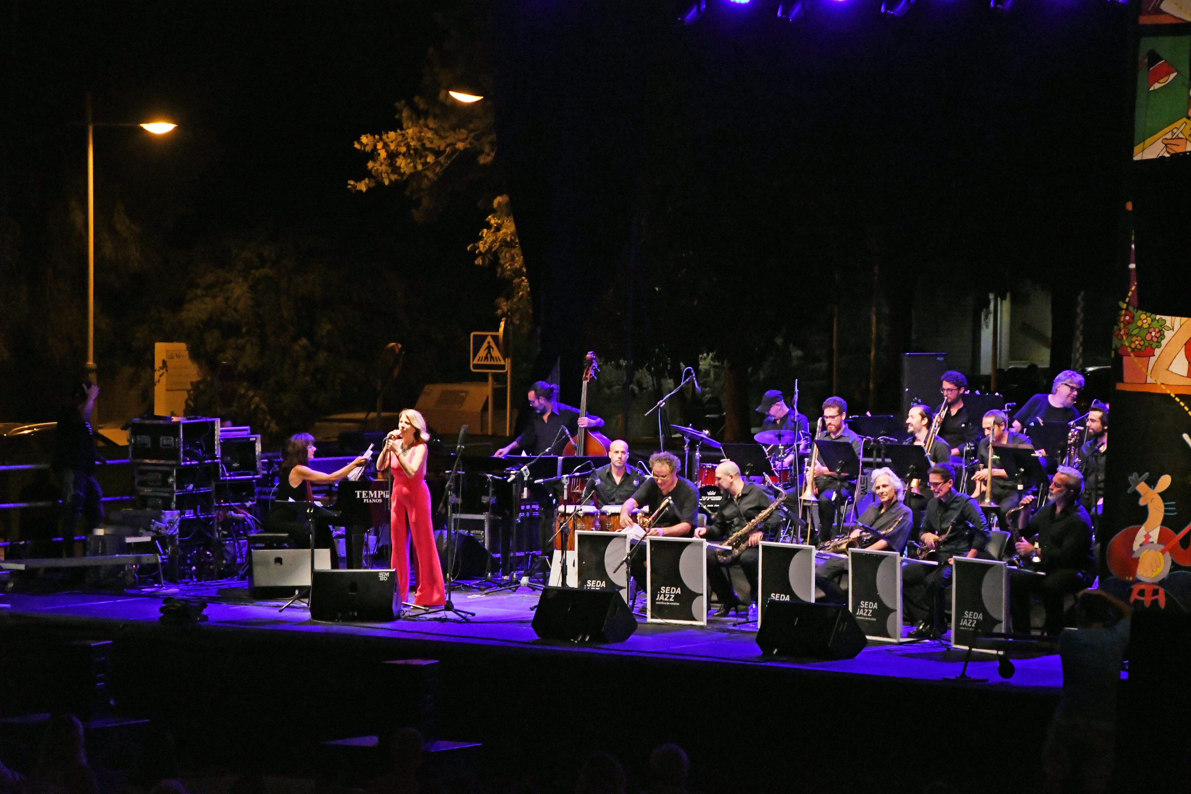 Actuación de Sole Jiménez y SedaJazz, en una edición del Festival Xàbia Jazz.