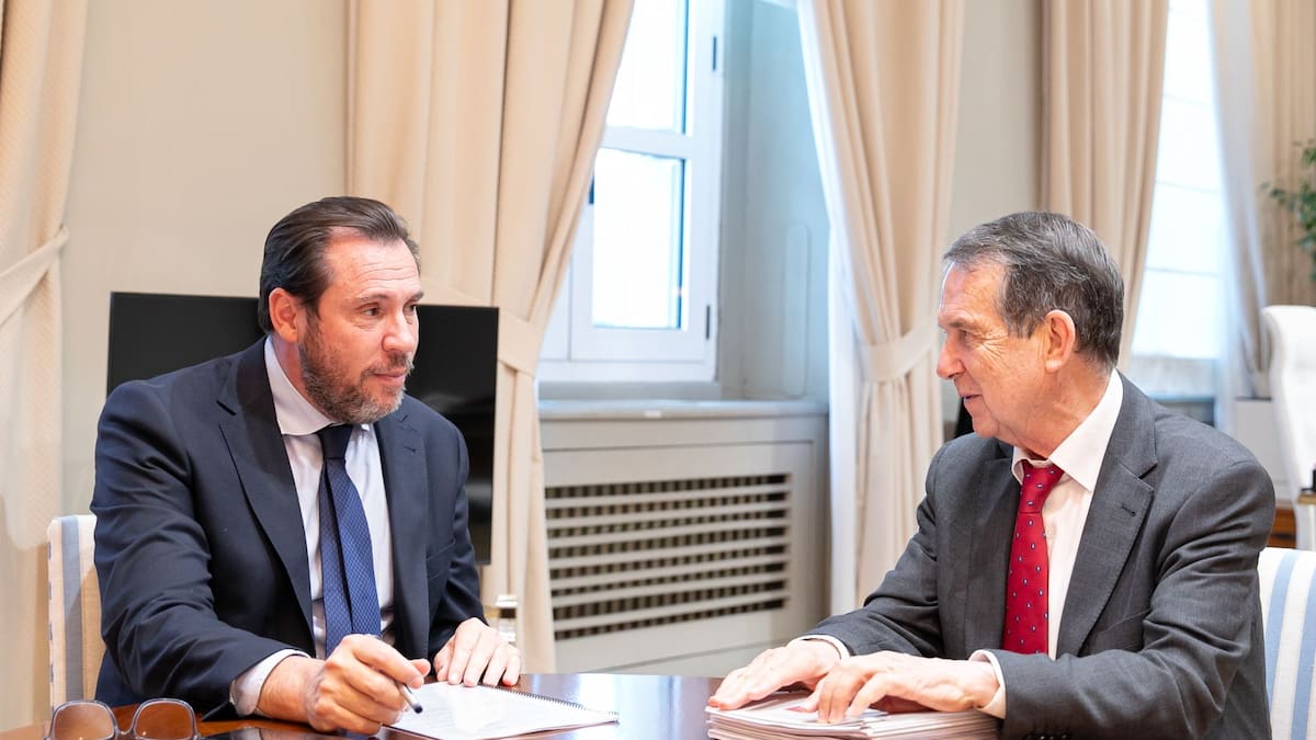 Abel Caballero, alcalde de Vigo, valora la reunión con el ministro de Transportes, Óscar Puente