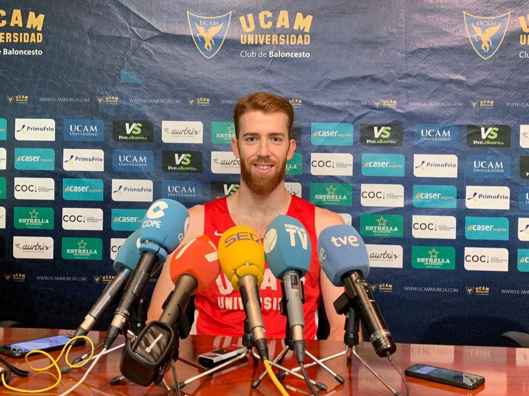 Edu Durán en sala de prensa