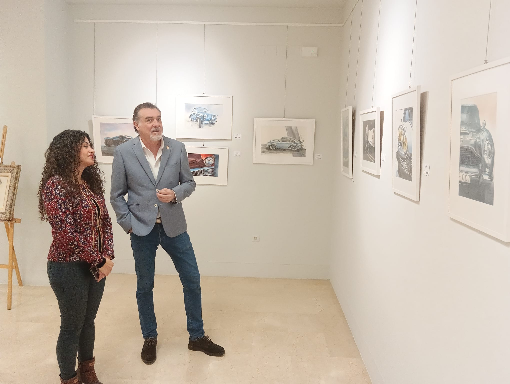 La artista con el concejal de Cultura, José Antonio Fuertes