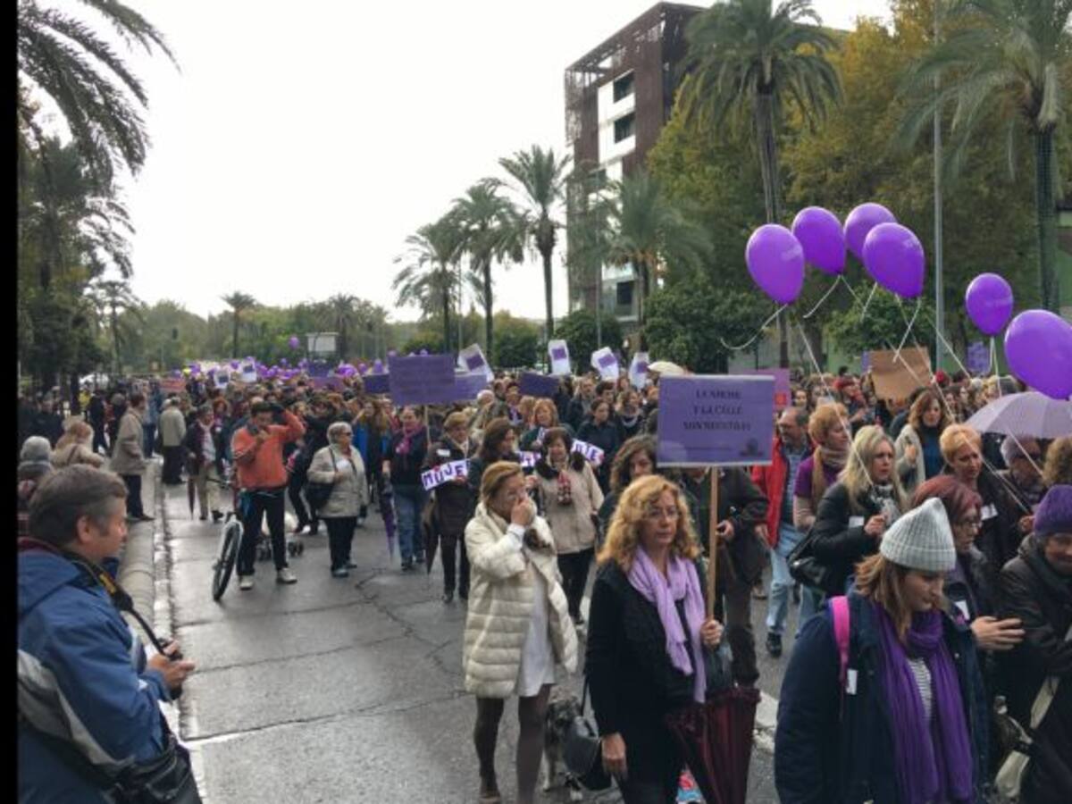 La manifestación contra la violencia machista vuelve a tomar las calles