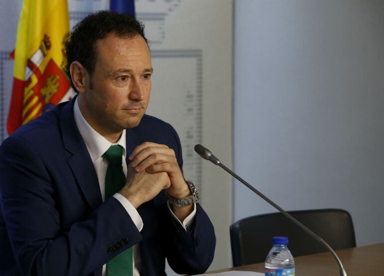 El consejero de la Presidencia, Guillermo Martínez comparece en su condición de portavoz del consejo de gobierno