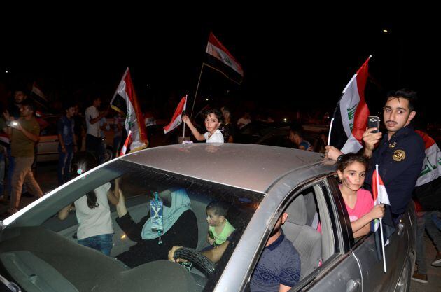 Los iraquíes llevan días celebrando la caída del ISIS en Mosul