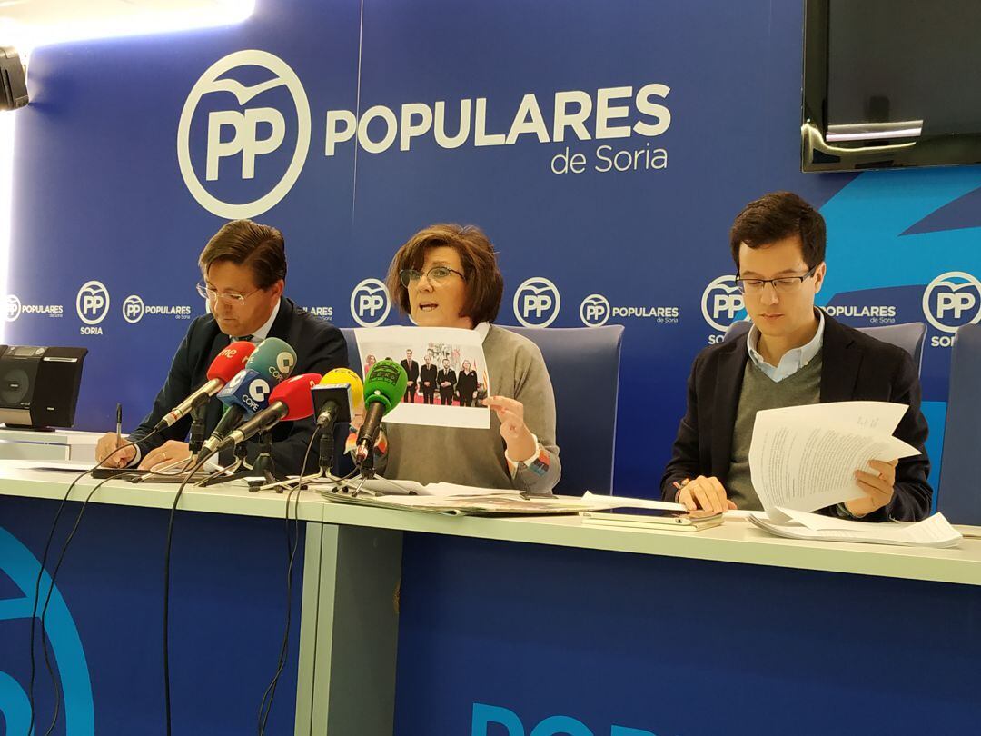 Gerardo Martínez, María del Mar Angulo y Tomás Cabezón