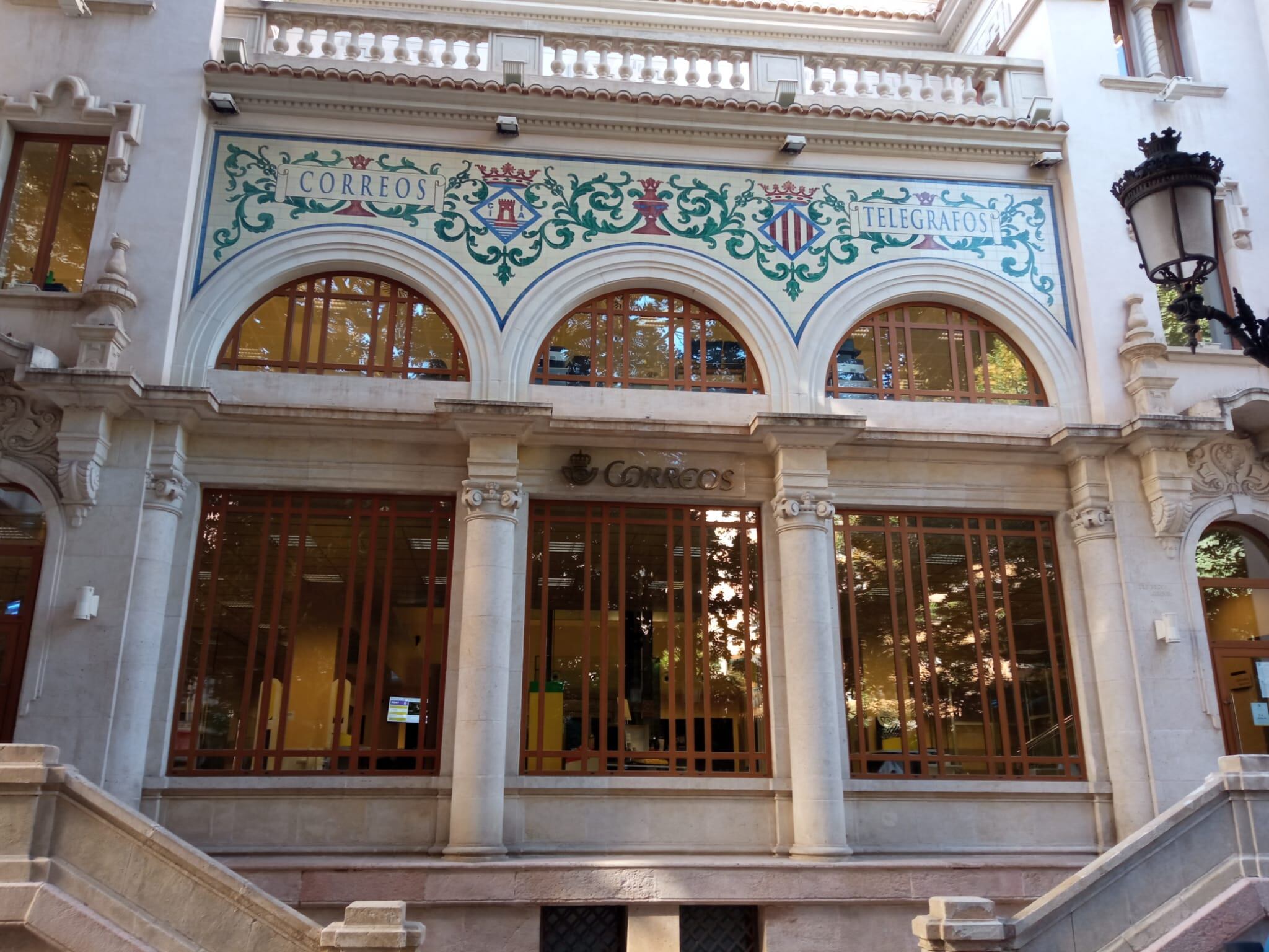 Edificio de Correos en la plaza Gabriel Miró de Alicante