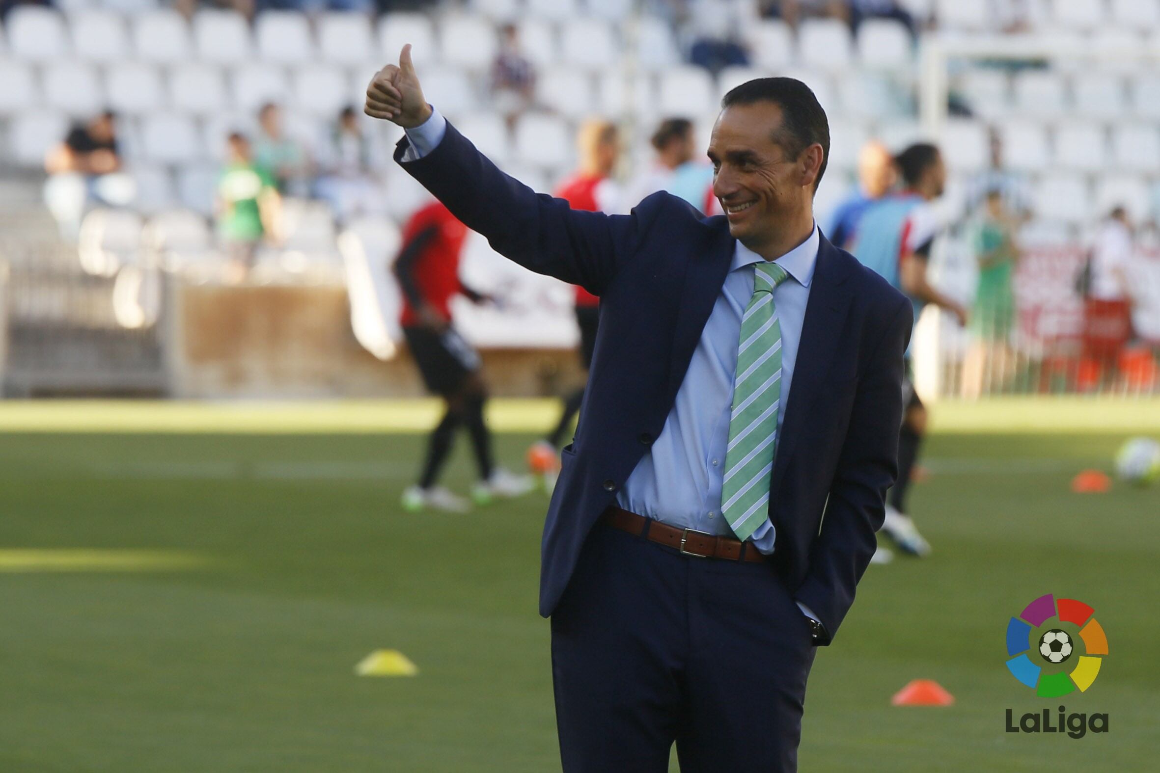 José Luis Oltra, en el campo del Córdoba.