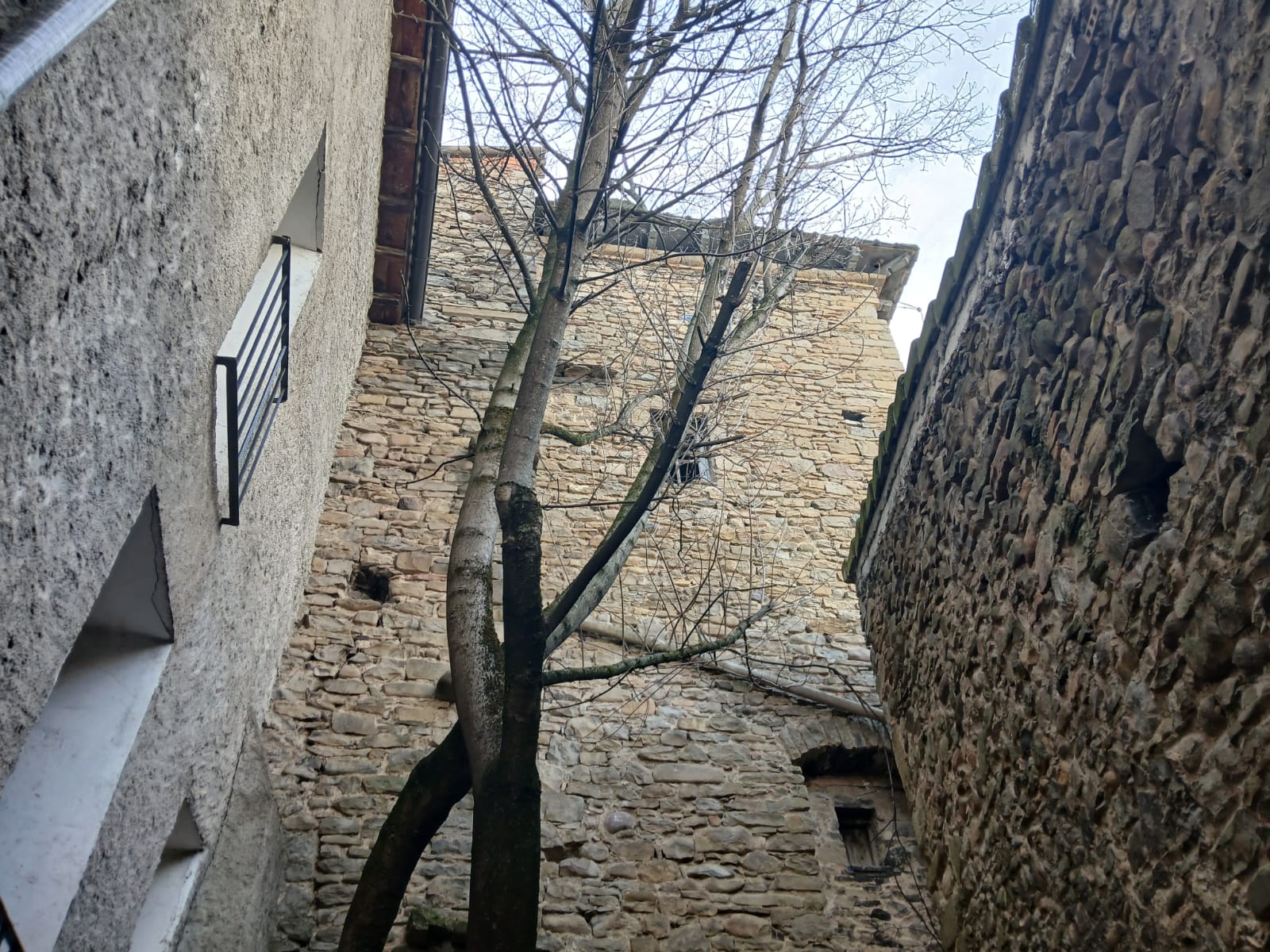 Torreón del antiguo hospital de Jaca