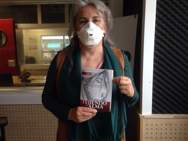 Carmen Lozano cuenta su experiencia en el libro &quot;Tejiendo el alma&quot;