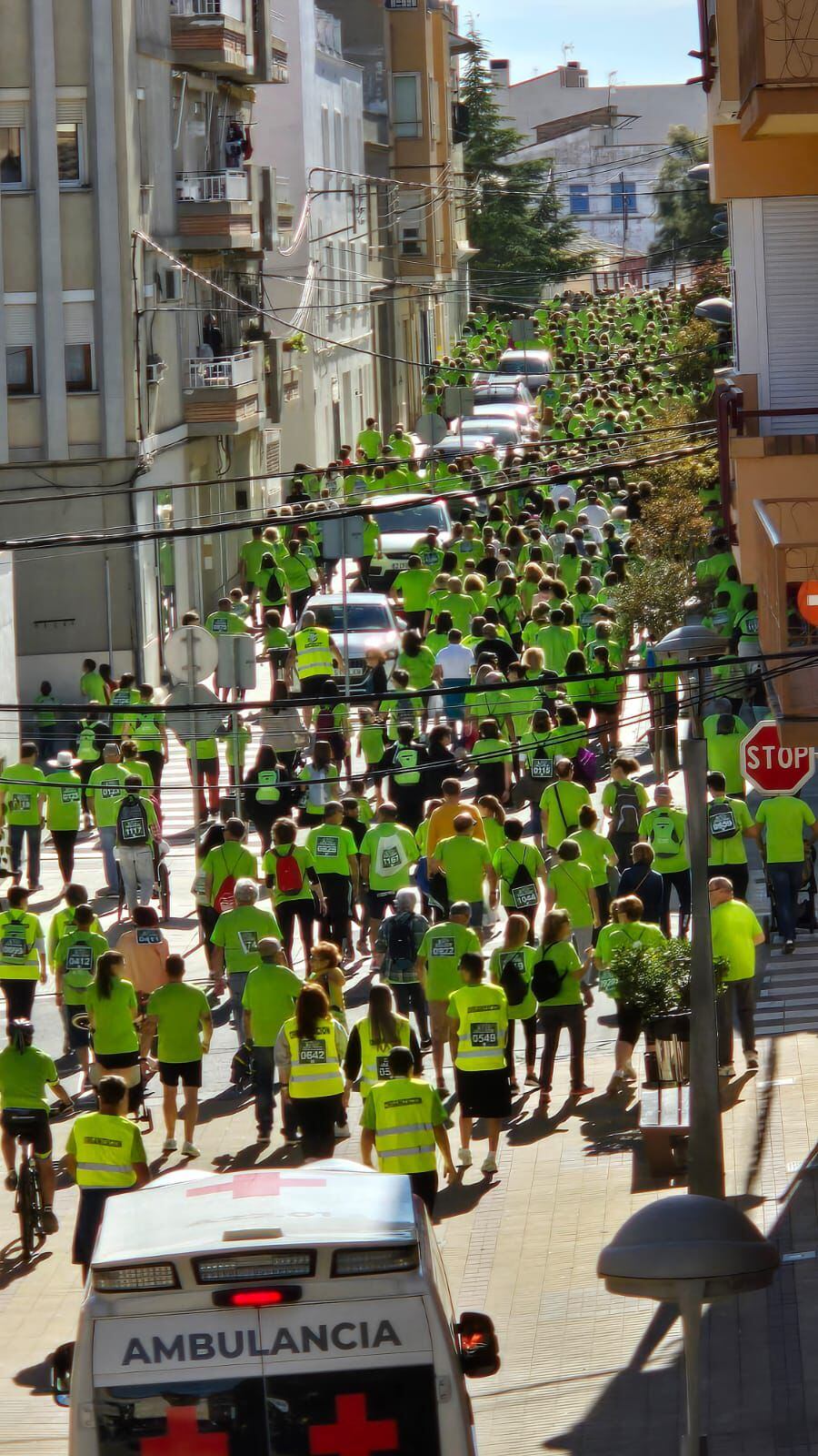 Cerca de 1.400 personas participaron en la marcha solidaria