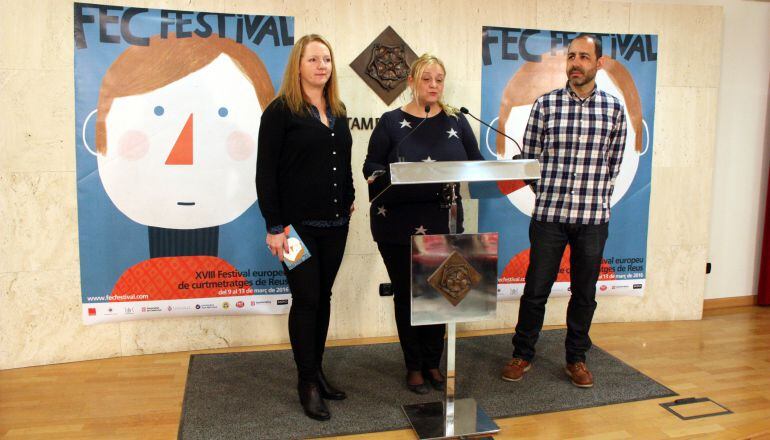 Imatge d'arxiu de la regidora Montserrat Caelles presentant el FEC.