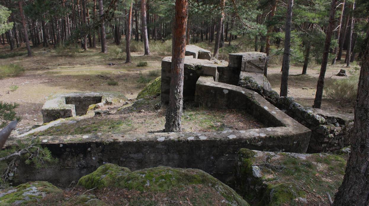 Restos de un conjunto defensivo en Peguerinos