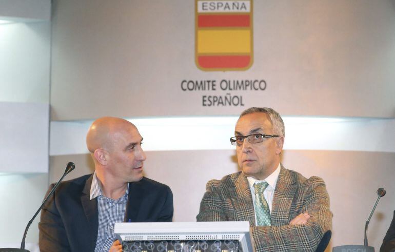 El presidente de la AFE, Luis Rubiales, junto al presidente del COE, Alejandro Blanco
