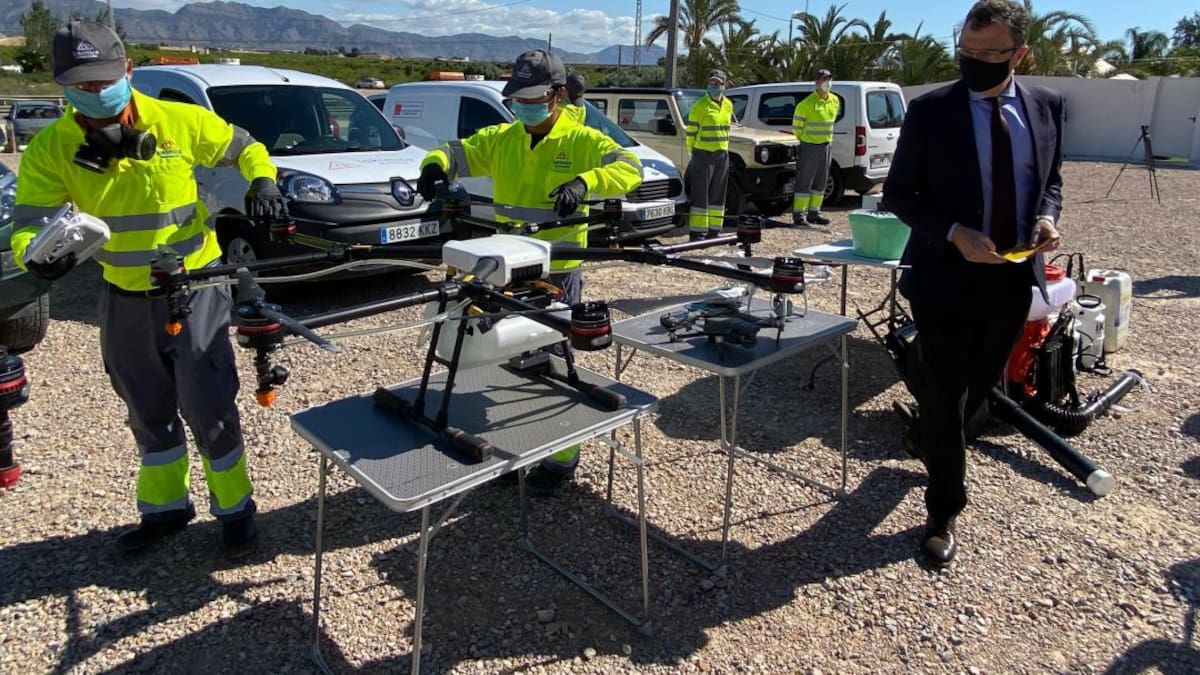 Murcia intensifica la cruzada contra los mosquitos con nuevos medios aéreos