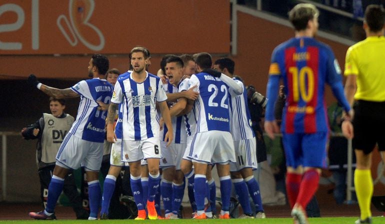 La Real Sociedad celebra el gol de Willian José